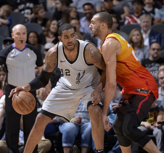 奇葩，印度超级杯球员因内裤颜色违规在赛前被罚下（离谱！印度超级杯球员因内裤颜色不合规赛前遭罚下）