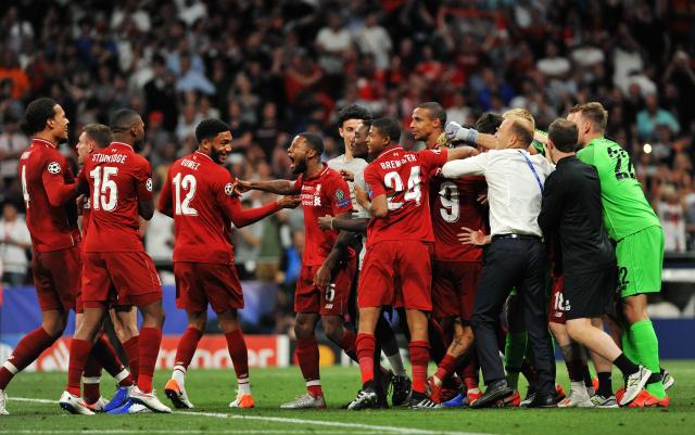 掘金约基奇豪取三双助球队连胜（约基奇砍三双，率掘金豪取连胜）